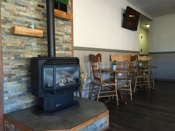 Timber Lodge Inn image 29